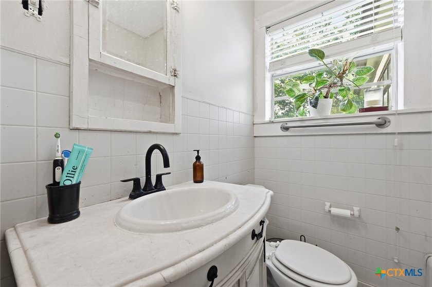 Opportunity knocks in the heart of Martindale! This charming - photo 26