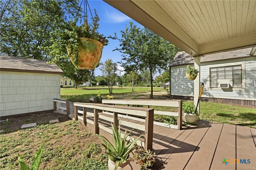 Opportunity knocks in the heart of Martindale! This charming - photo 29