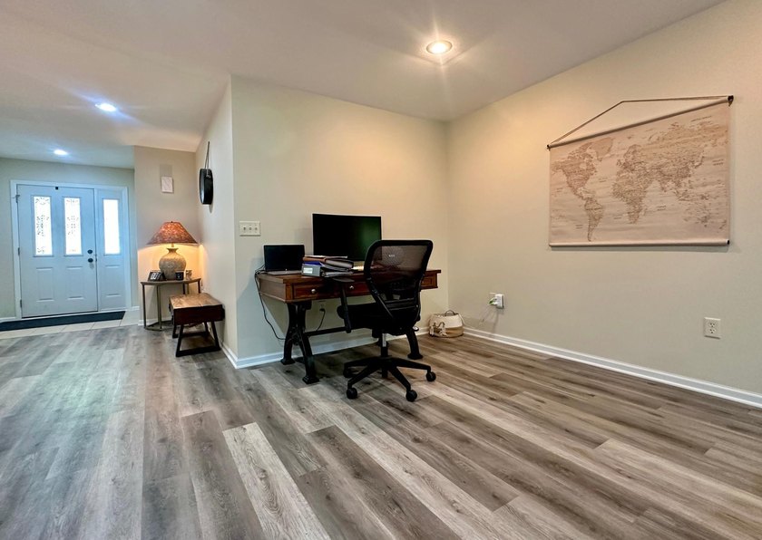 Beautifully maintained one-level living with modern updates - photo 15