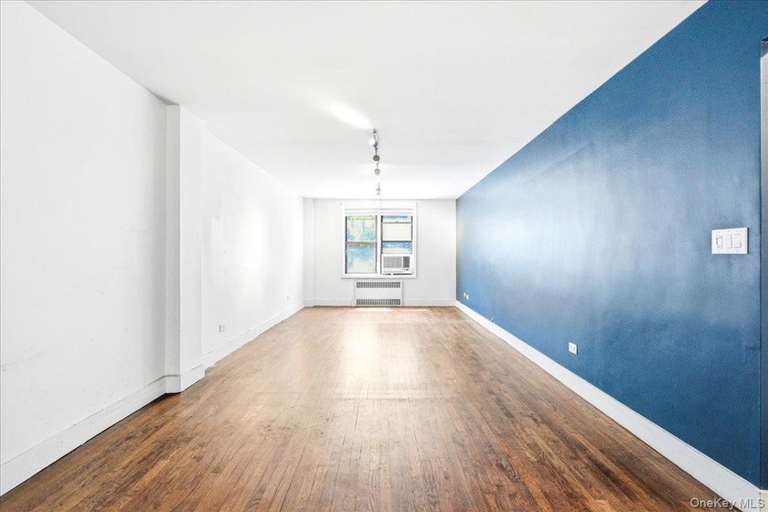 Spacious Living Meets Everyday Convenience at The New Yorker! - photo 20