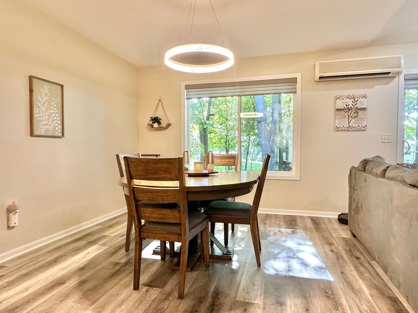 Beautifully maintained one-level living with modern updates - photo 20