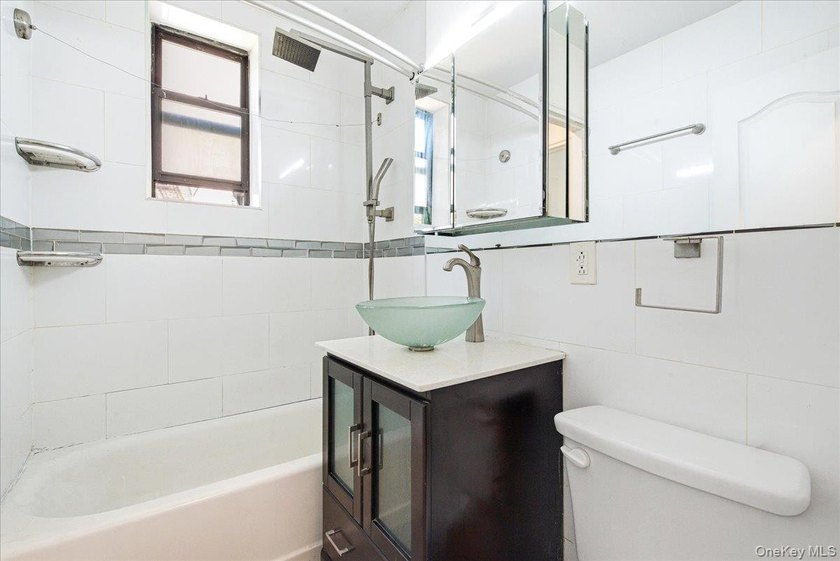 Spacious Living Meets Everyday Convenience at The New Yorker! - photo 27