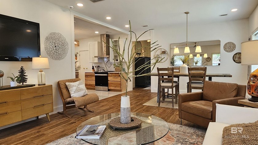 OPEN 2-4 Sat &amp; Sun 1-4 LOCATION, LOCATION - GORGEOUS, UPGRADED - photo 50