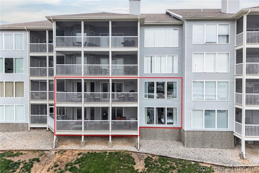 This stunning 2-level condo at Regatta Bay is everything a lake - photo 2