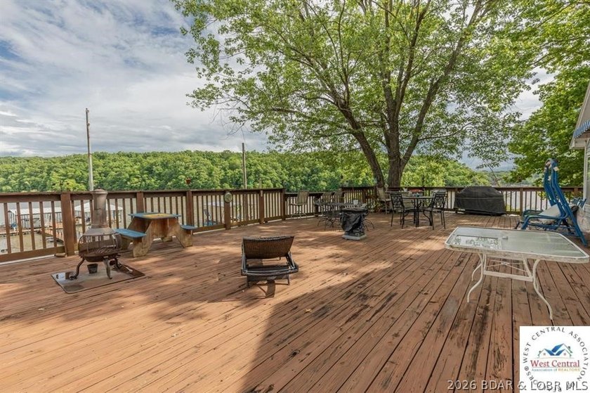 Lake of the Ozarks family oasis ready and available for you and - photo 3