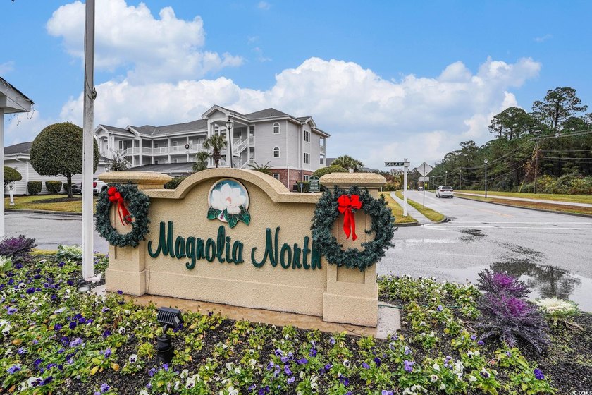 This beautiful top floor End Unit Condo Features, 3 bedroom, 2 - photo 30