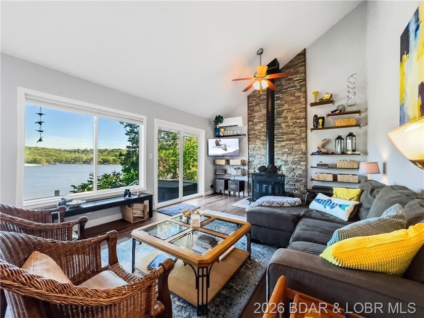 Great Lake View and nice open Decks with a Hot Tub! Vaulted - photo 8
