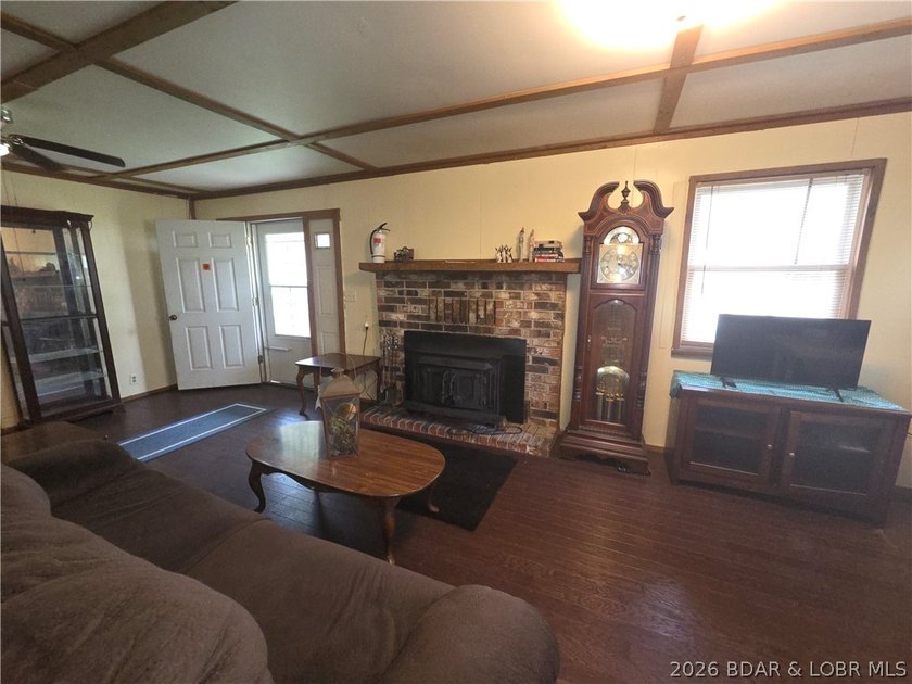 A 2 bedroom, 1 bath home on a double lot in a Lake of the Ozarks - photo 5
