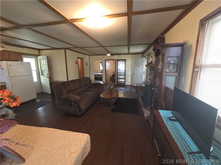 A 2 bedroom, 1 bath home on a double lot in a Lake of the Ozarks - photo 6
