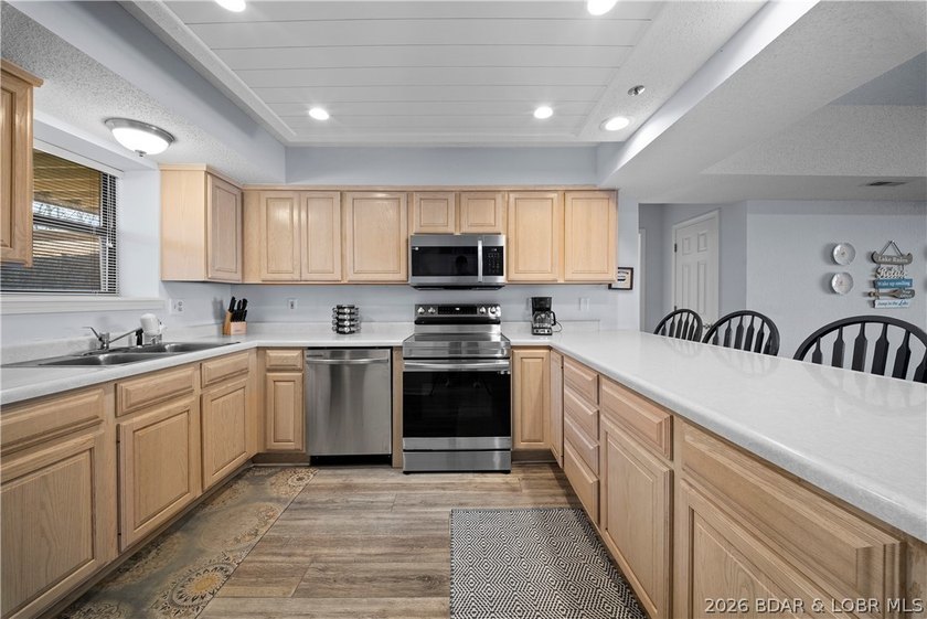 A turnkey Lake Ozark condo offering comfort, convenience, and - photo 2