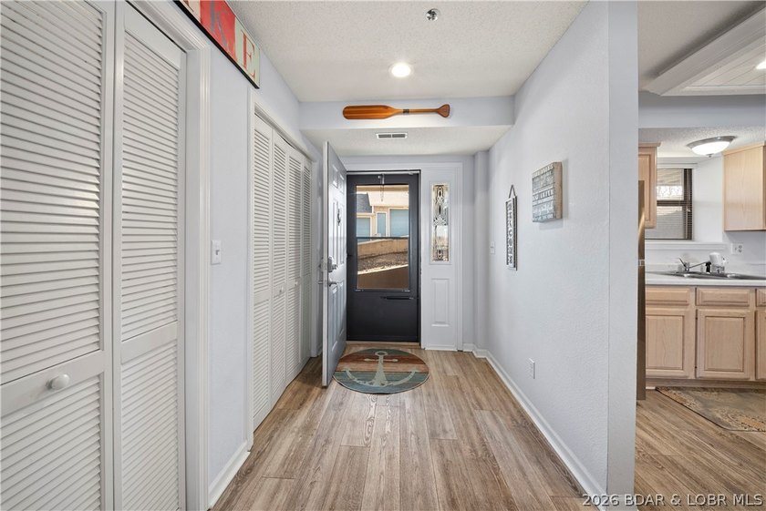 A turnkey Lake Ozark condo offering comfort, convenience, and - photo 6