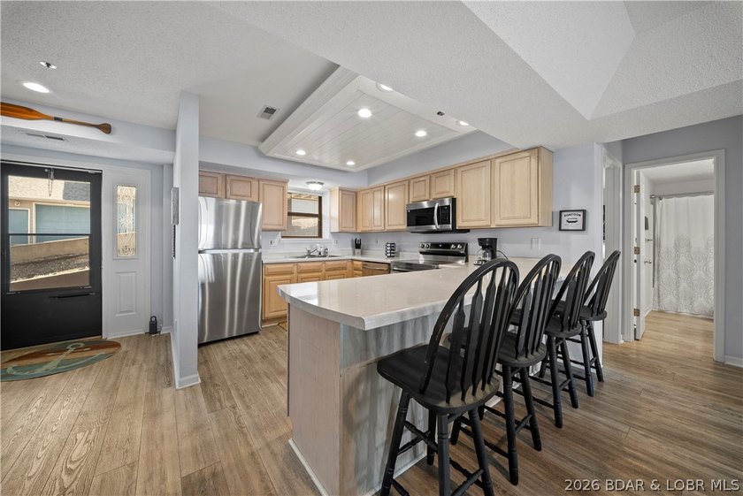 A turnkey Lake Ozark condo offering comfort, convenience, and - photo 7