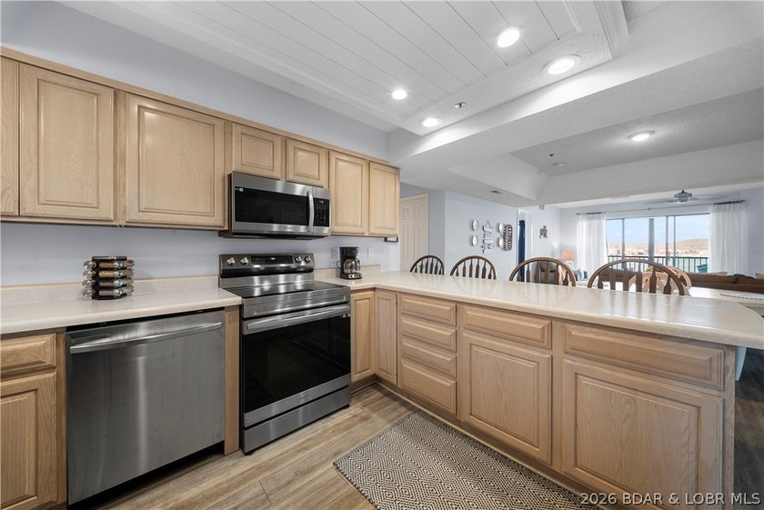 A turnkey Lake Ozark condo offering comfort, convenience, and - photo 9