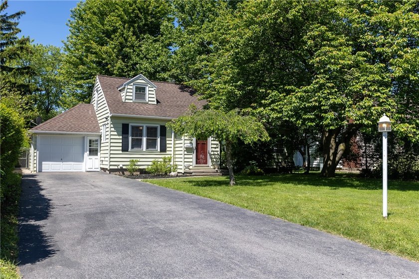 Charming and well maintained 3-bedroom, 2.5-bath Cape Cod - photo 3