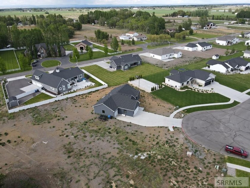 Enjoy the space and quiet of Pinebrook Estates while staying - photo 6