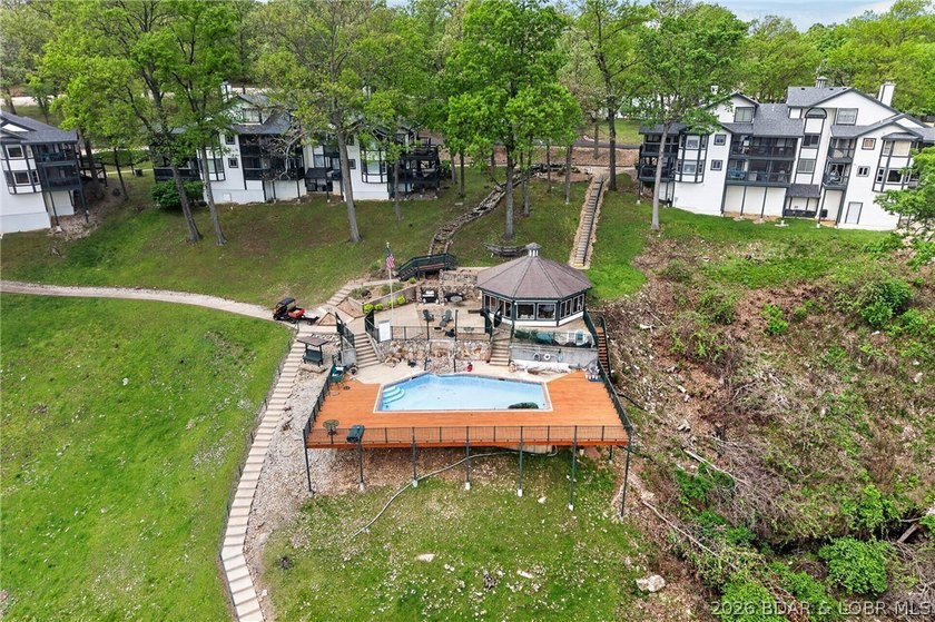 Experience the perfect blend of accessibility &amp; quiet lakeside - photo 8