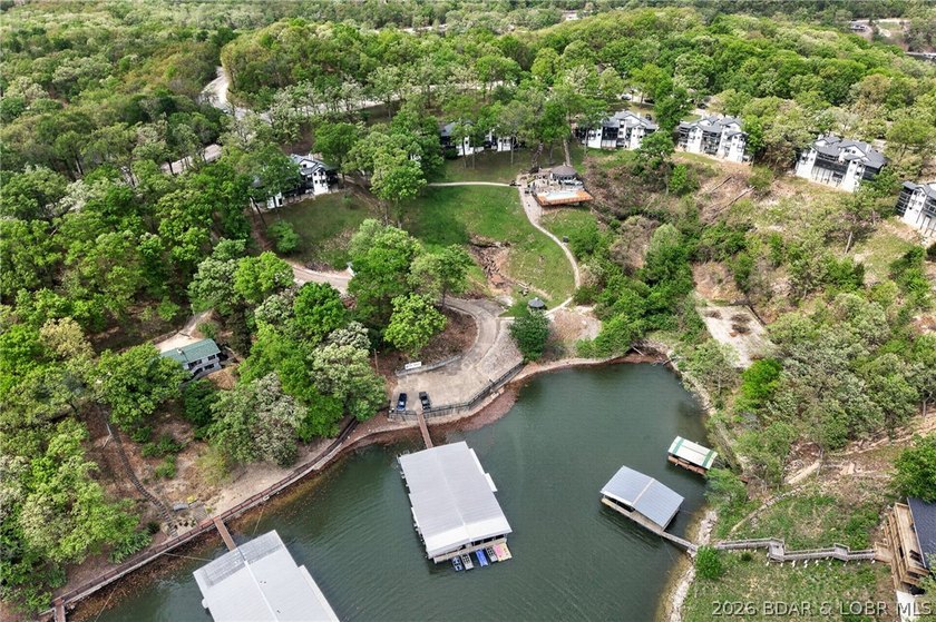 Experience the perfect blend of accessibility &amp; quiet lakeside - photo 10