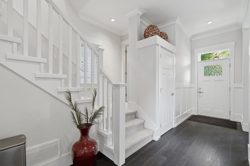 Welcome to Elgin Oaks, where timeless design meets exceptional - photo 12
