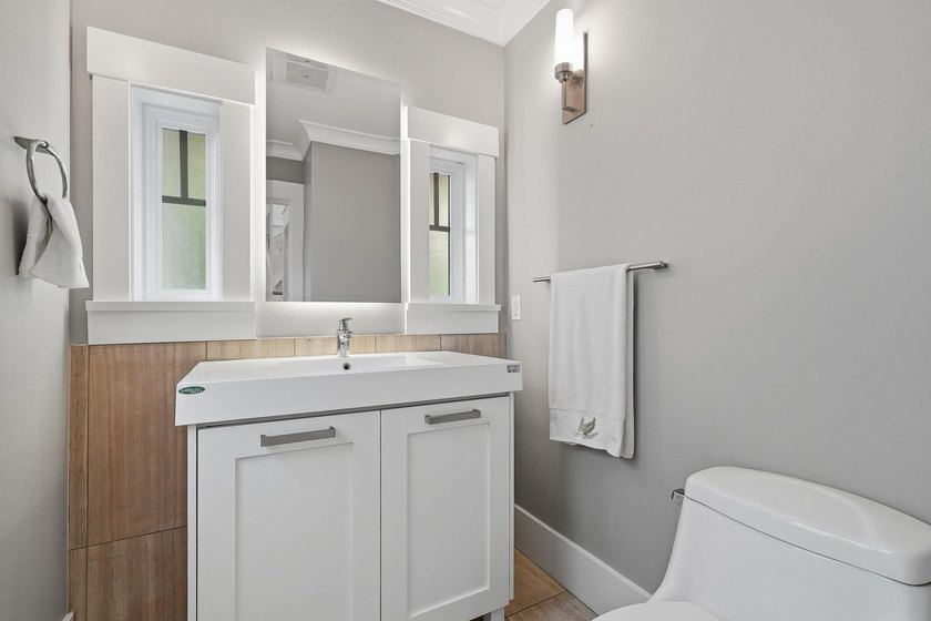 Welcome to Elgin Oaks, where timeless design meets exceptional - photo 13