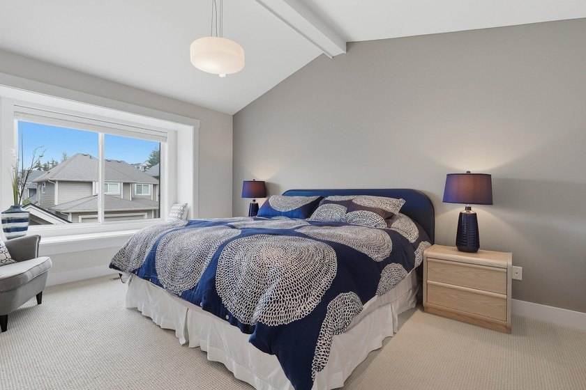 Welcome to Elgin Oaks, where timeless design meets exceptional - photo 16
