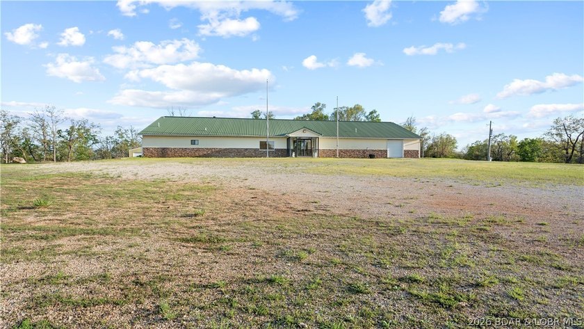 This versatile commercial property offers an exceptional - photo 2