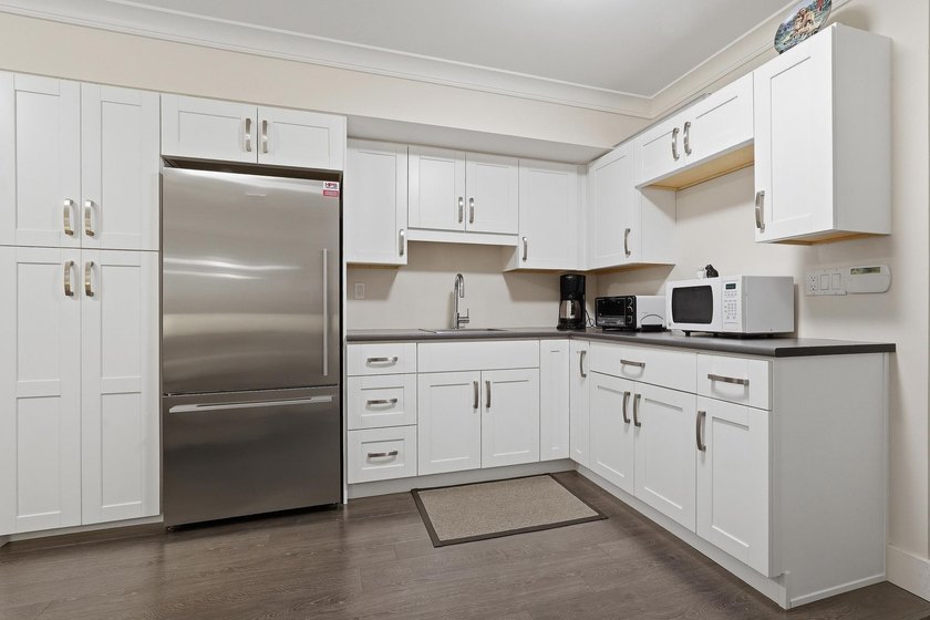 Welcome to Elgin Oaks, where timeless design meets exceptional - photo 27