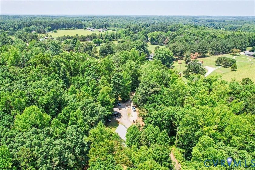 Escape to your own private retreat in the heart of Victoria, VA! - photo 34