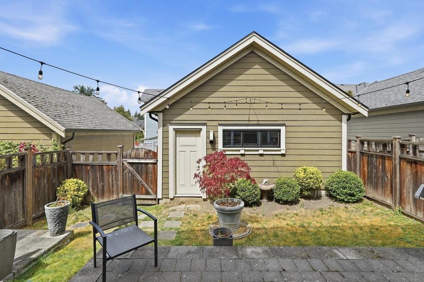 Welcome to Elgin Oaks, where timeless design meets exceptional - photo 34