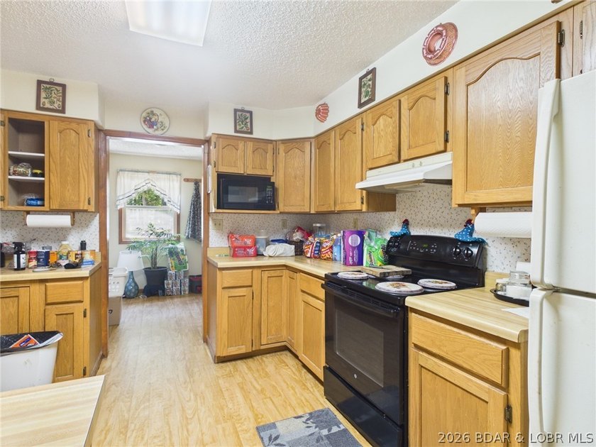Enjoy the privacy of 31.78 mostly fenced acres just off P Road - photo 18