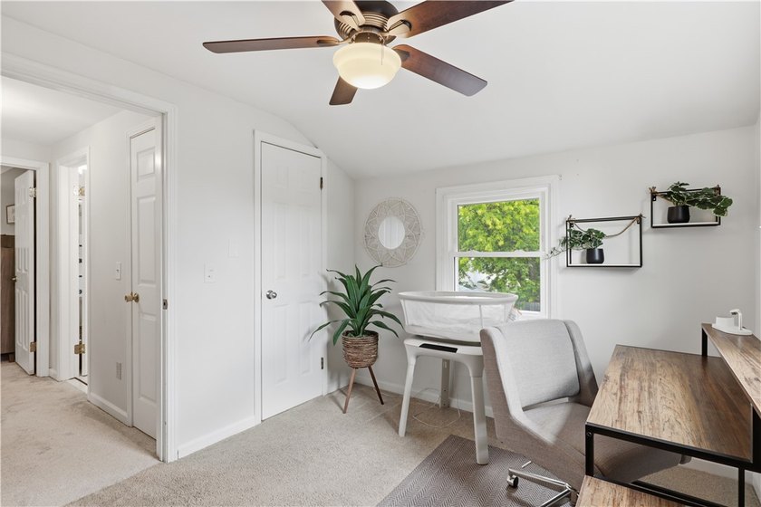 Show-stopping and meticulously maintained, this move-in ready - photo 29