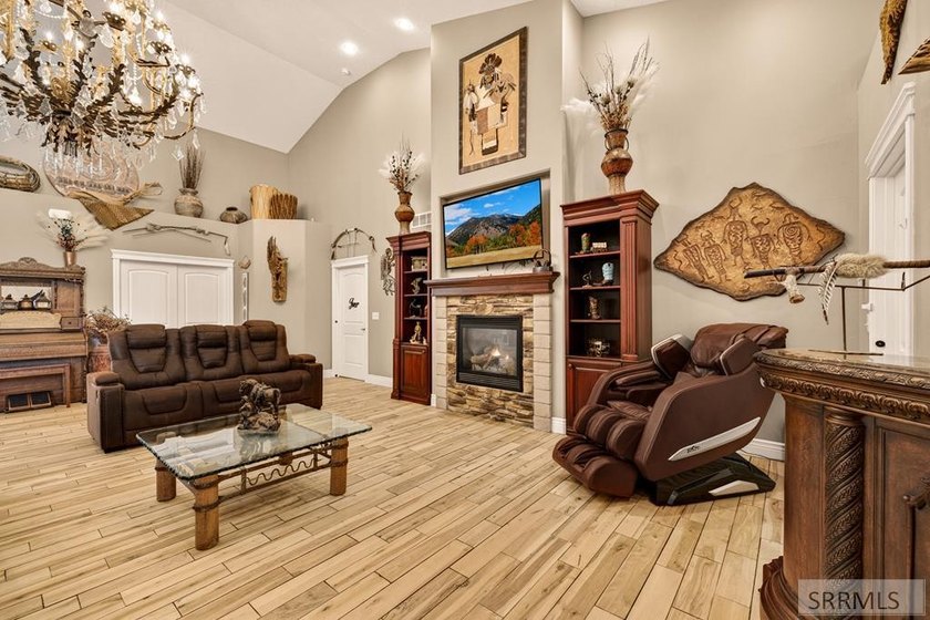Designed for entertaining and grand scale living, this - photo 3
