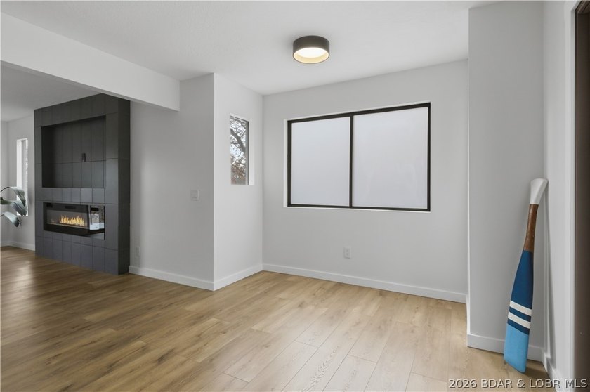 Newley Renovated Throughout!!!! Welcome to this stunning 4 - photo 9
