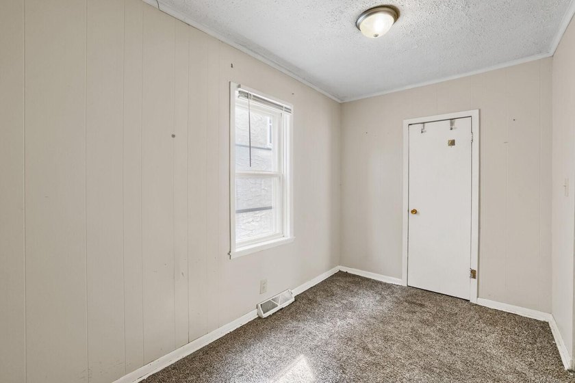 Fantastic investment, flip, or equity-building opportunity at - photo 17