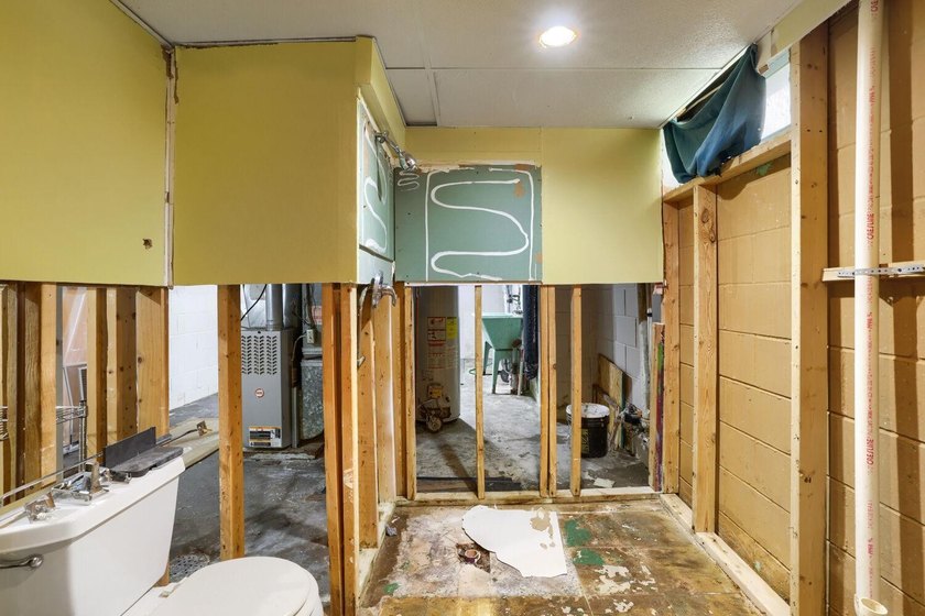 Fantastic investment, flip, or equity-building opportunity at - photo 24