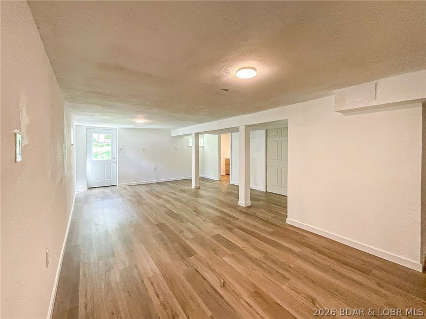 Renovated Ranch home in quiet location, last house on a dead end - photo 20