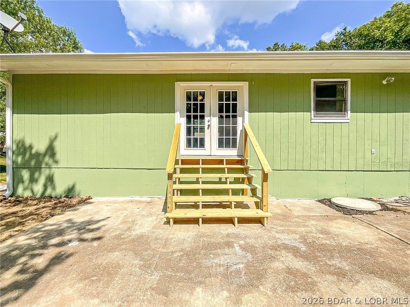 Renovated Ranch home in quiet location, last house on a dead end - photo 28