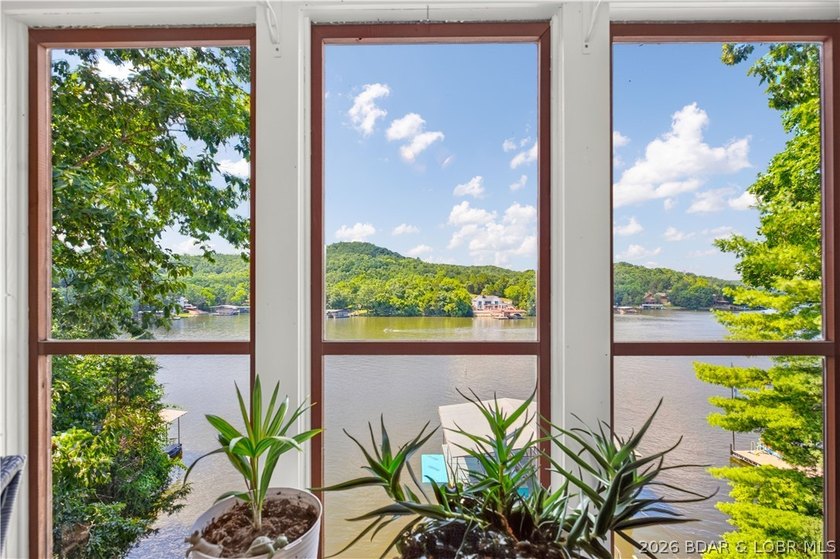 399 Porter Loop in Camdenton offers lakefront living at the 41 - photo 13