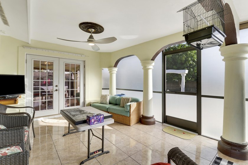 Spacious pool home in the desirable neighborhood of Garden Isles - photo 13