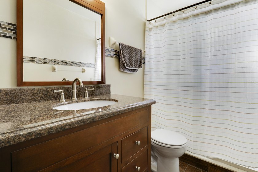 Spacious pool home in the desirable neighborhood of Garden Isles - photo 31