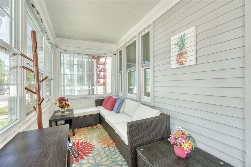 Welcome to 111 Rosewood Terrace! Situated on a quiet - photo 2