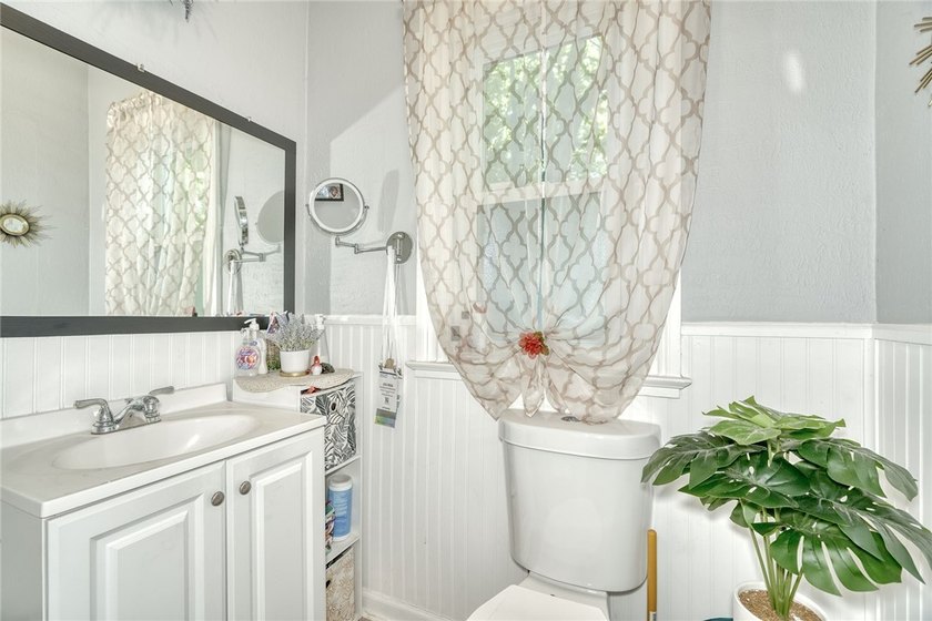 Welcome to 111 Rosewood Terrace! Situated on a quiet - photo 6