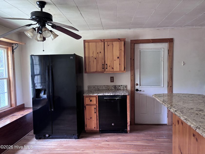 Rare Opportunity! Nestled in the beautiful mountains of Western - photo 5
