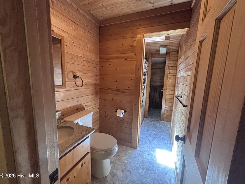 Rare Opportunity! Nestled in the beautiful mountains of Western - photo 10