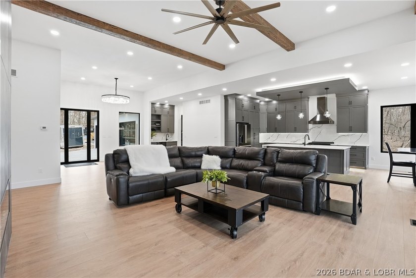 Welcome to your new modern retreat in Porto Cima. This stunning - photo 7