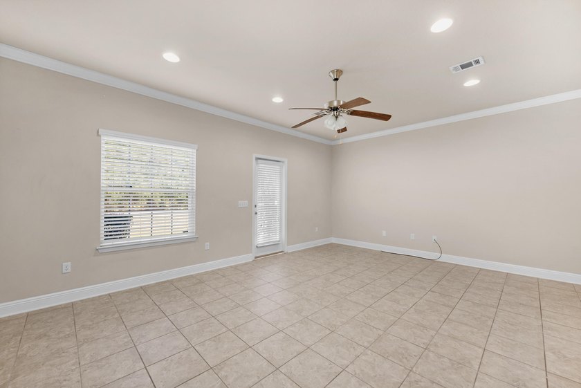 Spacious 3-bedroom, 2.5-bathroom townhome located just minutes - photo 18