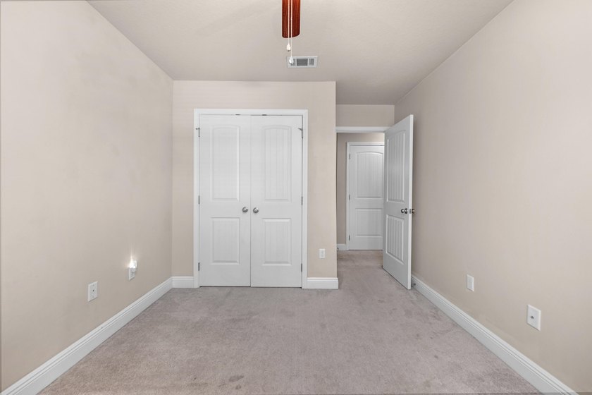 Spacious 3-bedroom, 2.5-bathroom townhome located just minutes - photo 28
