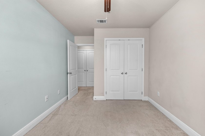 Spacious 3-bedroom, 2.5-bathroom townhome located just minutes - photo 30
