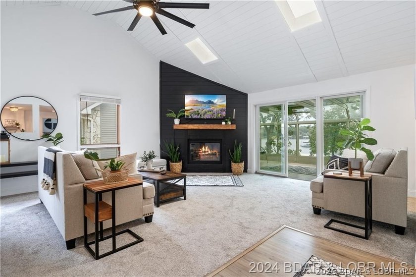 You will love this beautifully remodeled, partially furnished - photo 5