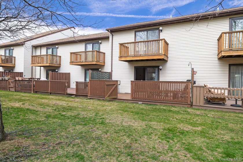 Welcome to resort-style living in the much sought-after gated - photo 20