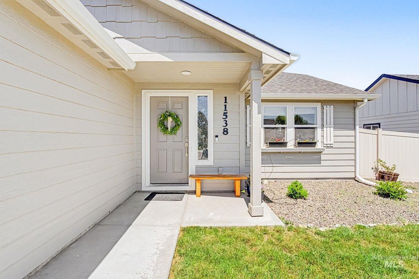 There's something about this part of South Nampa that just feels - photo 3
